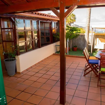 Semesterbostad Zizis Place Santa Cruz (Madeira)
