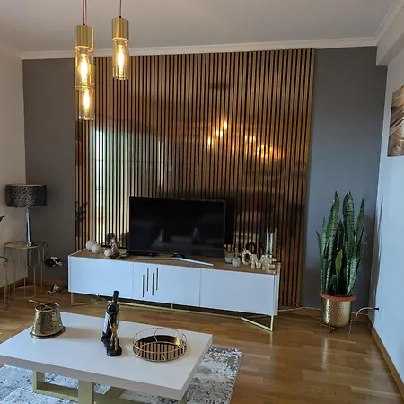 Semesterbostad Zizis Place