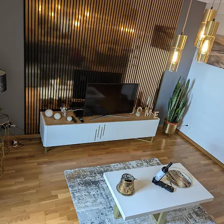 Zizis Place *